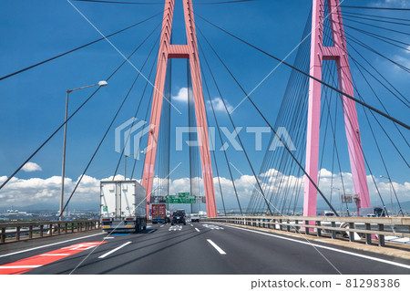 《Aichi Prefecture》 Traffic image ・ Isewangan Expressway ・ Driving on the famous port Triton 《Aichi Prefecture》 Traffic image ・ Isewangan Expressway ・ Driving on the famous port Triton 81298386
