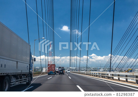 《Aichi Prefecture》 Traffic image ・ Isewangan Expressway ・ Driving on the famous port Triton 81298387