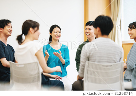 Men and women doing group work Men and women doing group work 81298714