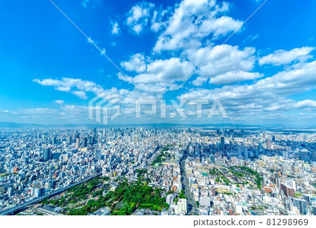 Osaka scenery wide blue sky and clouds 81298969