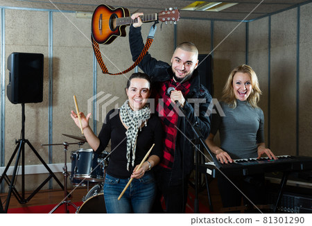Expressive guitarist, drummer and keyboardist Expressive guitarist, drummer and keyboardist 81301290