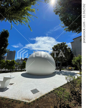 Shibuya scenery public toilet b 81302592