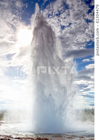 Eruption of Strokkur Geyser, Iceland Eruption of Strokkur Geyser, Iceland 81304479