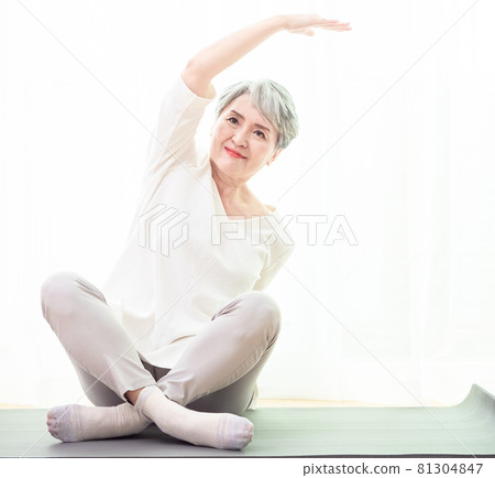 Asia's mature women's movement, healthy lifestyle concept. Asia's mature women's movement, healthy lifestyle concept. 81304847