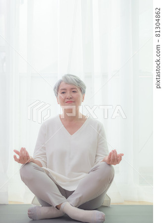 Asia's mature women's movement, healthy lifestyle concept. Asia's mature women's movement, healthy lifestyle concept. 81304862