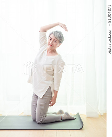 Asia's mature women's movement, healthy lifestyle concept. Asia's mature women's movement, healthy lifestyle concept. 81304873