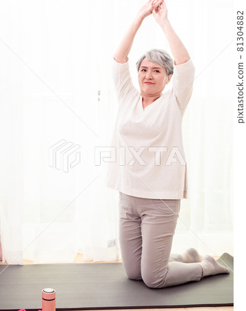 Asia's mature women's movement, healthy lifestyle concept. Asia's mature women's movement, healthy lifestyle concept. 81304882