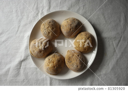 Delicious bread Delicious bread 81305920