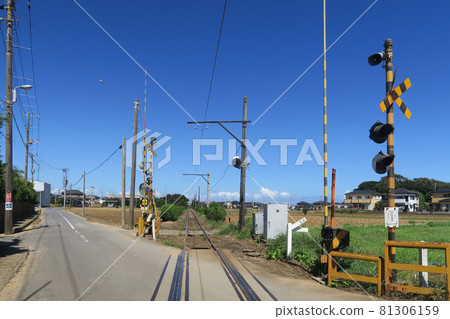 Railway Crossing near Nishi-Ashikajima station Railway Crossing near Nishi-Ashikajima station 81306159