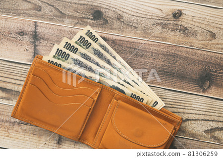Wallet and bill Wallet and bill 81306259