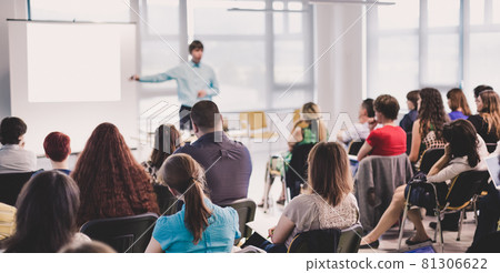 Speaker giving presentation on business conference. 81306622