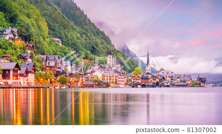 Scenic view of famous Hallstatt village in Austria 81307002
