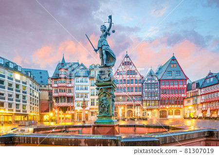 Old town square romerberg in Frankfurt, Germany 81307019