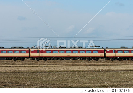 Hokuriku Main Line Mikawa-Kaga Kasama JR West 485 series A04 formation ⑥ Moha 484-73 (Kyoto) Mountain side 81307326