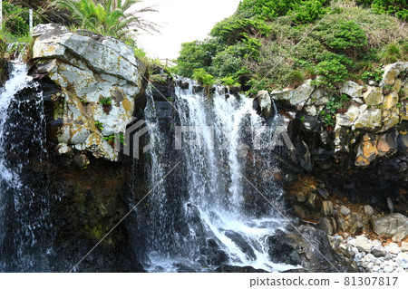 Sojeongbang Falls, waterfall, coast, coastal area, cliff, precipice, sea, scenery, 81307817