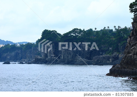 Sojeongbang Falls, waterfall, coast, coastal area, cliff, precipice, sea, scenery, 81307885