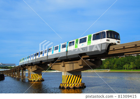 Tokyo monorail running on the Keihin canal Tokyo monorail running on the Keihin canal 81309415