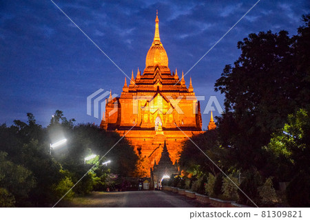 Bagan at night 81309821