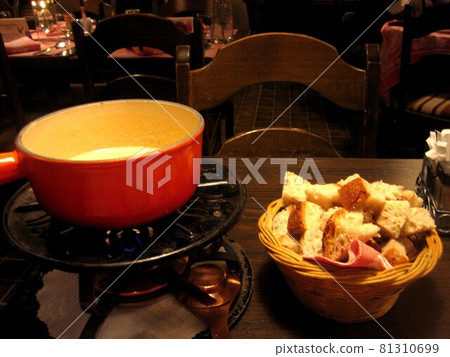 Cheese fondue (Switzerland) 81310699