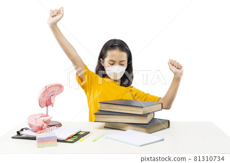 Asian little girl tired while learning from home 81310734