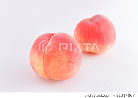 Image of peach. White background 81314867