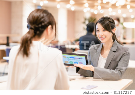 Financial planner to propose to customers 81317257