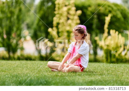 child girl with braided hair style with pink kanekalon child girl with braided hair style with pink kanekalon 81318713