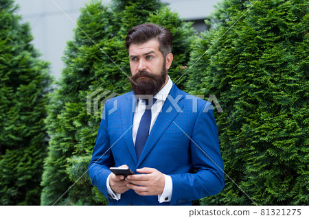 modern look of ceo. responding email. always online.  81321275