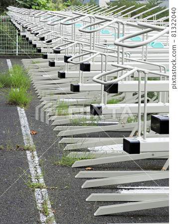 Bicycle parking lot vertical two-stage rack Bicycle parking lot vertical two-stage rack 81322040