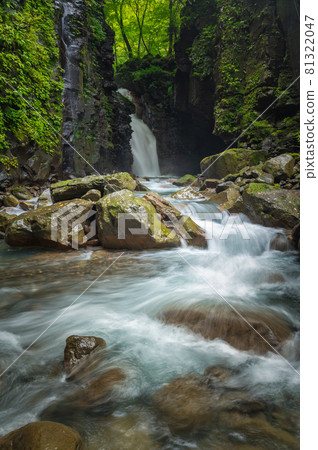 Yuhino Falls, Tochigi Prefecture 81322047