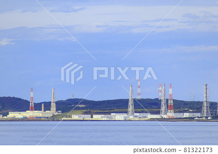 從鯨魚波浪上看柏崎刈羽核電站 從鯨魚波浪上看柏崎刈羽核電站 81322173