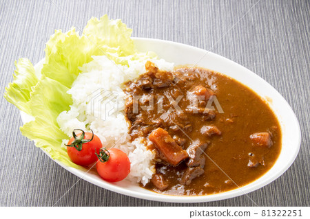 Curry and rice. 81322251