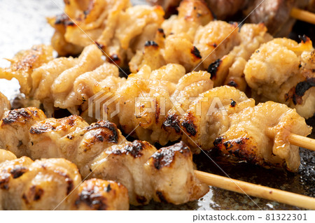An assortment of chicken skewers with a yakitori (salted) platter. 81322301