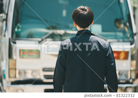 Truck driver 81322332