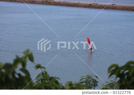 Windsurfers on Senagajima Windsurfers on Senagajima 81322776
