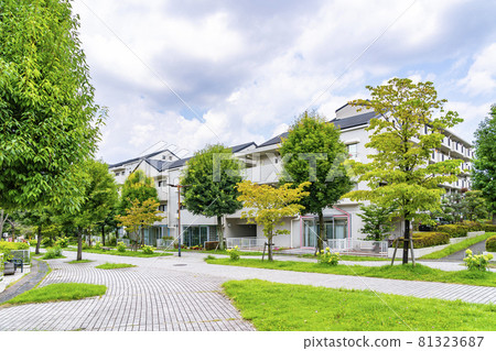 Residential area of Tama New Town blessed with nature 81323687