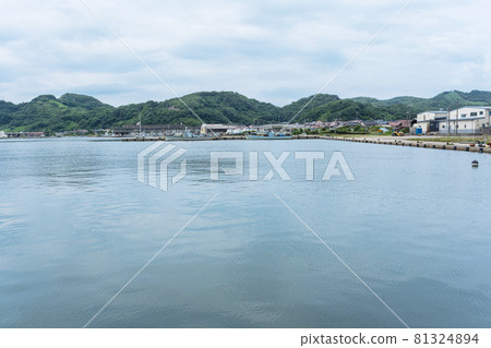 Shimane Peninsula 42ura 18 Furuura Sea and Town 81324894