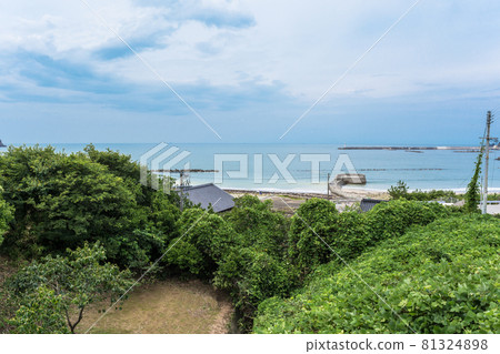 Shimane Peninsula 42ura 18 Furuura Sea and Town 81324898