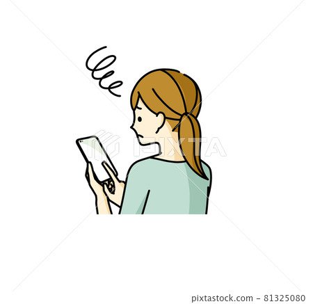A woman using a smartphone 81325080