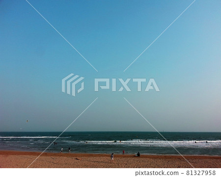 Songjeong sandy beach where children play Songjeong sandy beach where children play 81327958