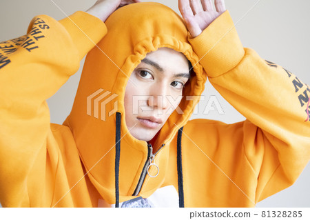 休閒時尚男士肖像 休閒時尚男士肖像 81328285
