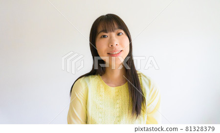 A woman with a smile 81328379