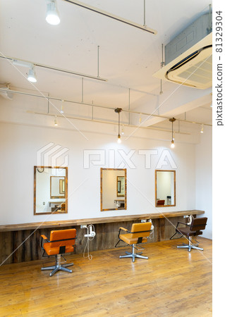 美髮師 美髮師 美髮師 理髮店 81329304