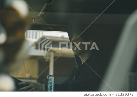 卡車司機 81329372