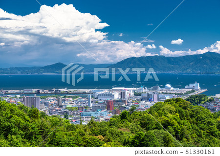 《Hiroshima Prefecture》 Seto Inland Sea and Summer Sky ・ Coastline of Hatsukaichi 《Hiroshima Prefecture》 Seto Inland Sea and Summer Sky ・ Coastline of Hatsukaichi 81330161