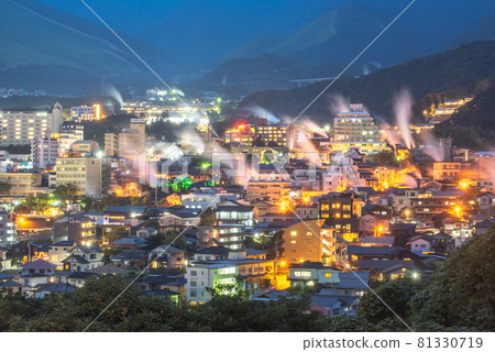 Beppu hot water smoke scenery Beppu hot water smoke scenery 81330719