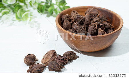 Wild cardamom Also known as: big cardamom, brown cardamom, spices used in Indian cuisine Wild cardamom Also known as: big cardamom, brown cardamom, spices used in Indian cuisine 81332275