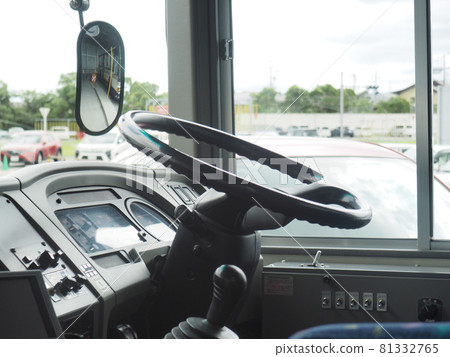 Practical test vehicle for large type 2 license Large bus Practical test vehicle for large type 2 license Large bus 81332765