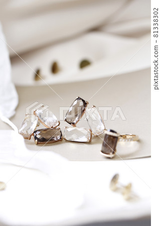 earring 81338302