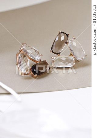earring earring 81338312